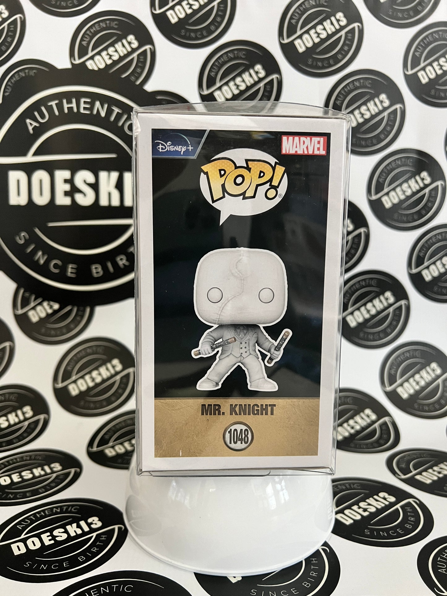 Funko Pop! Marvel Studios Moon Knight #1048 Mr. Knight W/Protector