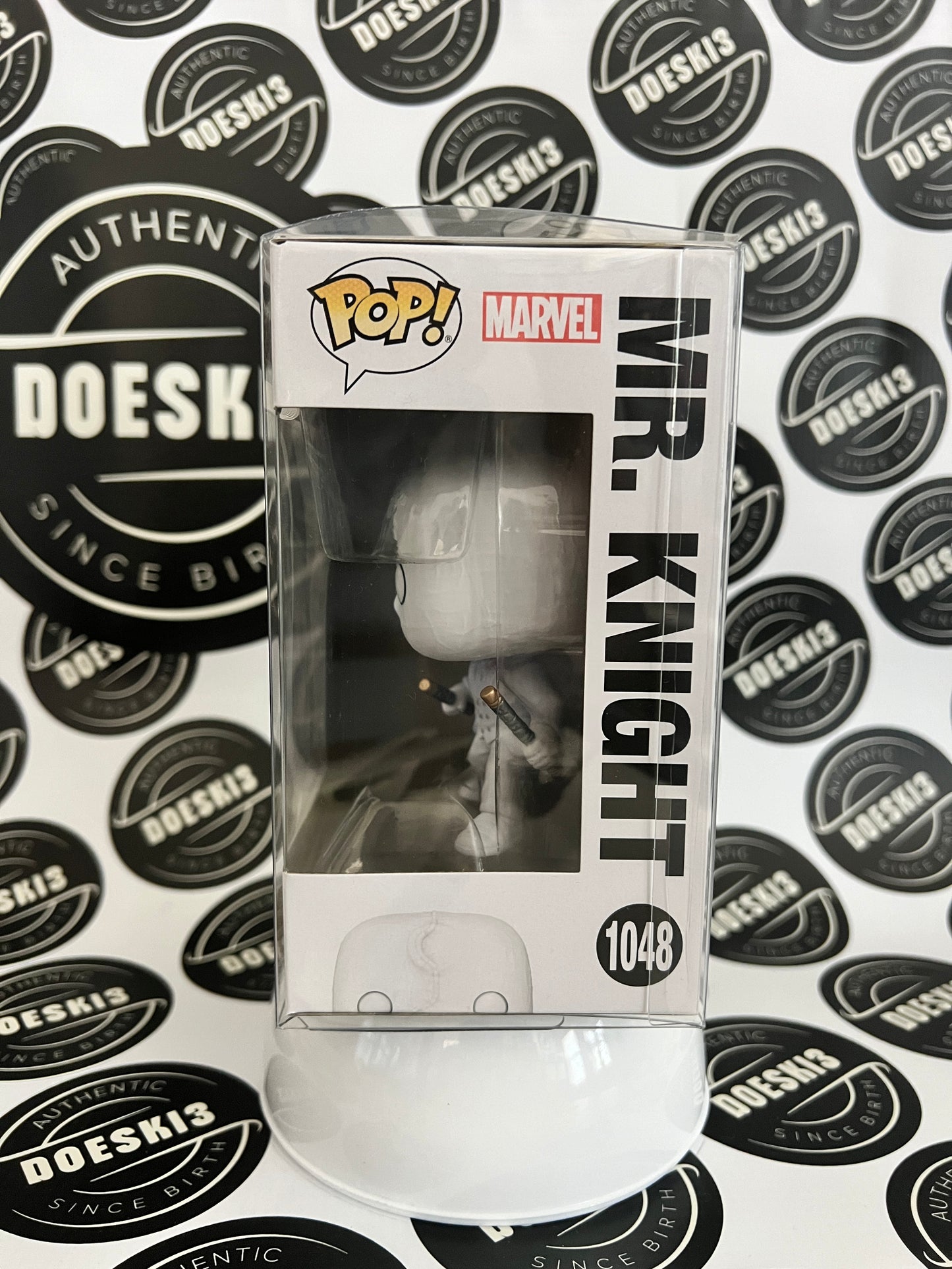 Funko Pop! Marvel Studios Moon Knight #1048 Mr. Knight W/Protector