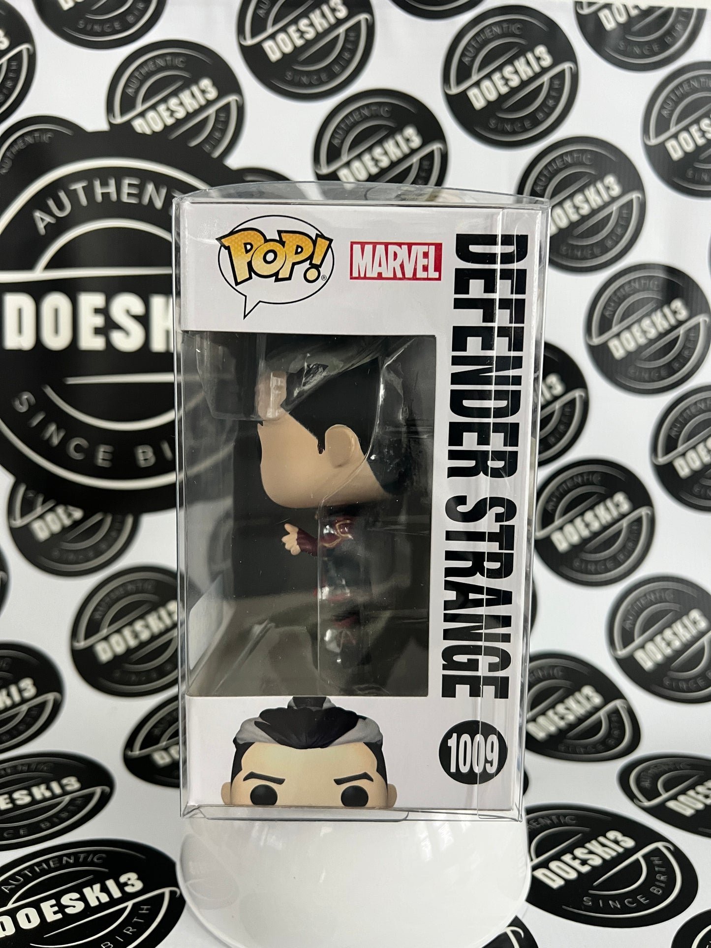 Funko Pop Multiverse of Madness : Defender Strange #1009 Walmart Exclusive W/Protector