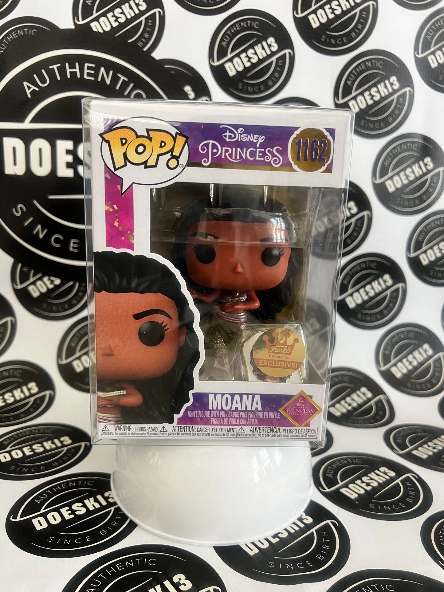 Funko Pop! Moana w/pin #1162 Funko Shop Exclusive W/Protector