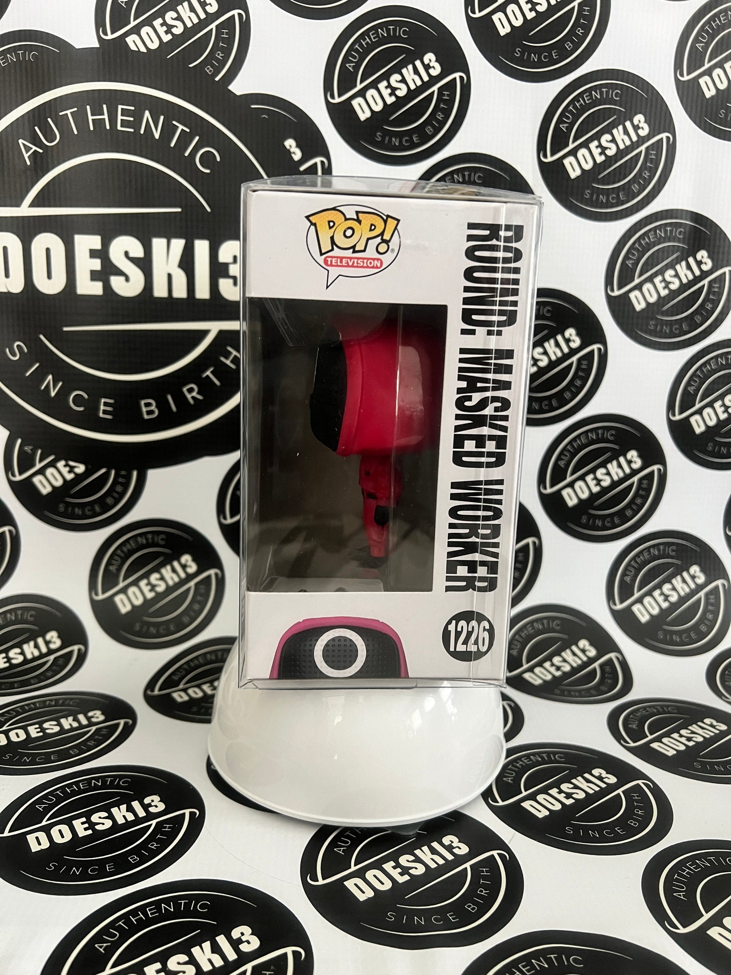 Funko Pop! Television Squid Game #1226 Masked Worker W/Protector