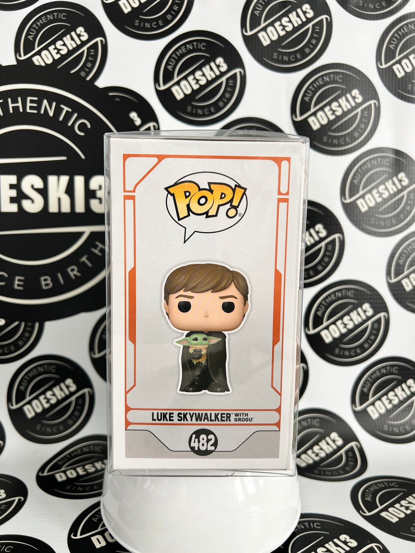 Funko Pop! Star Wars Luke Skywalker with Grogu #482 W/Protector