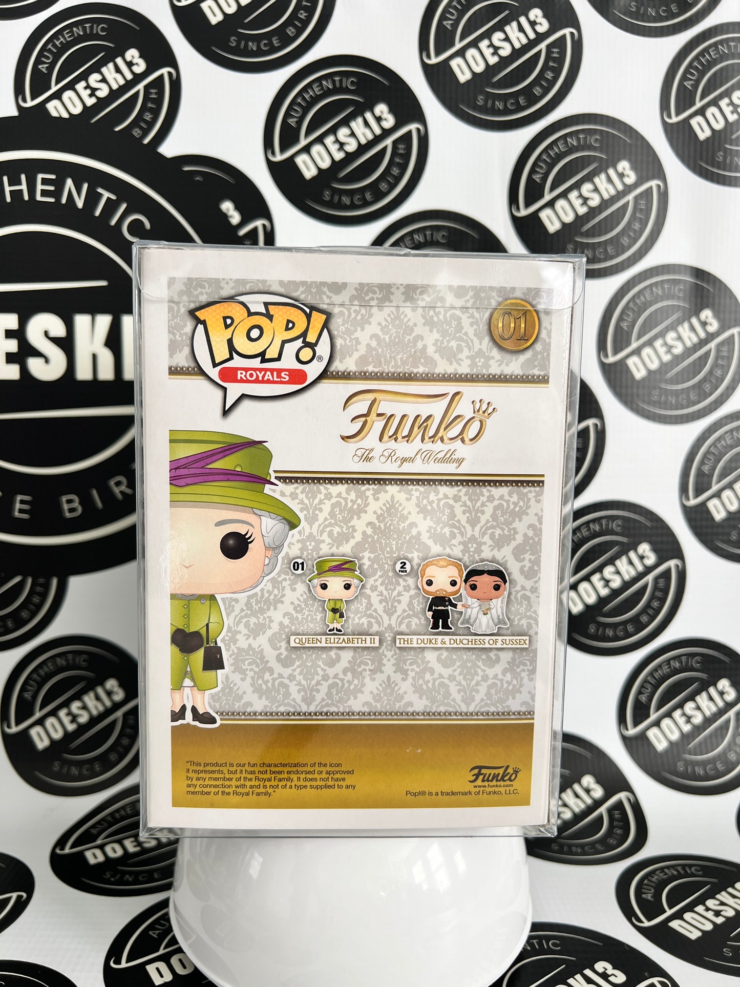 Funko Pop! Royals Queen Elizabeth II #01(Green Outfit) W/Protector
