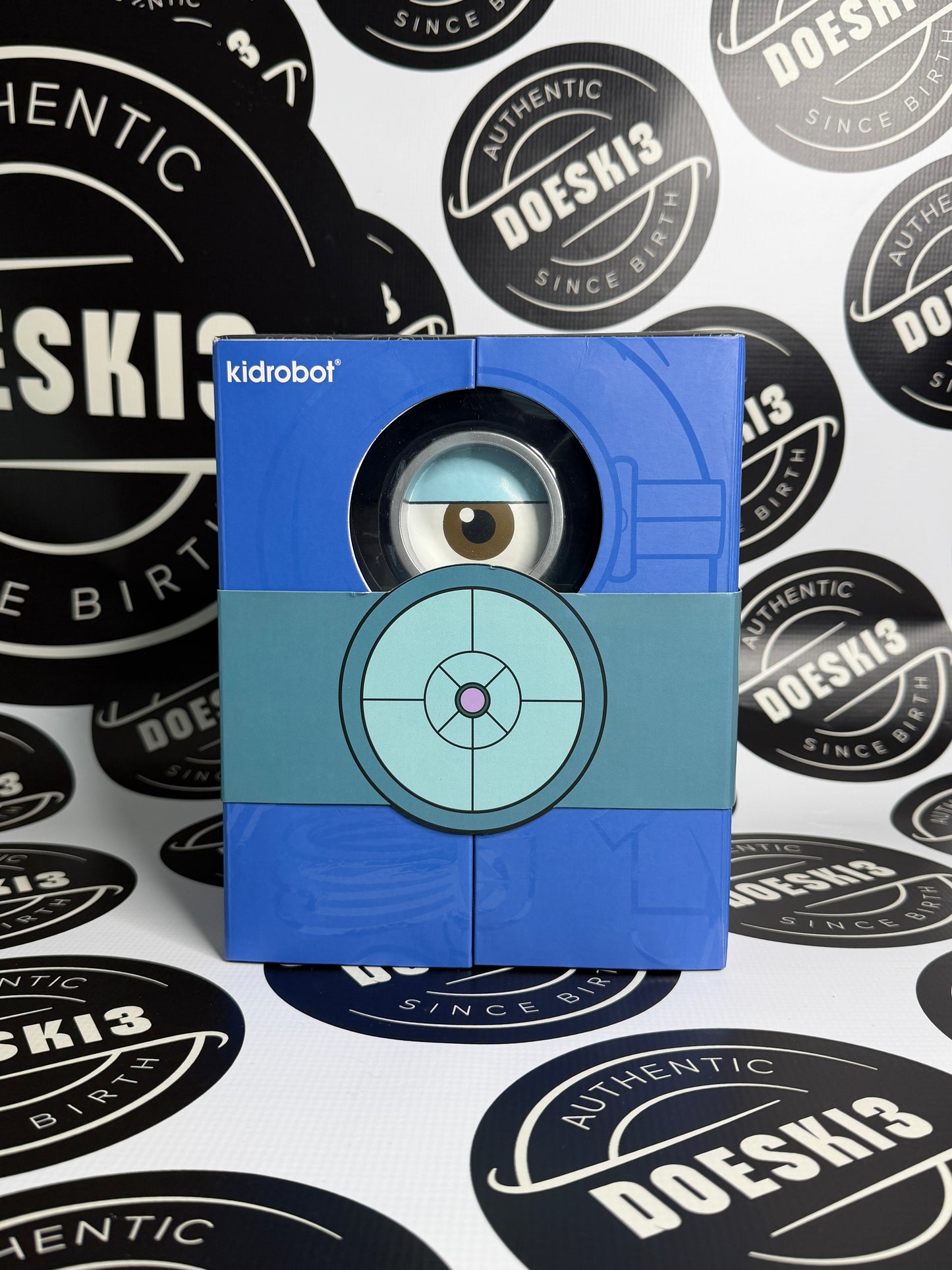 Despicable Me 4 - Minion Anatomy 8" Art Figure - GID X-ray AVL Edition