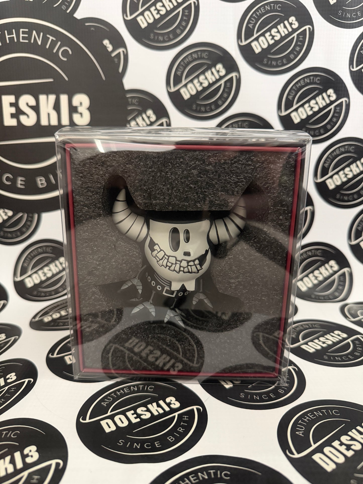 Mischief Toys Skeleton Gastley LE 340 (Signed) W/Protector