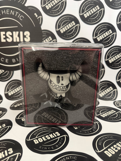 Mischief Toys Skeleton Gastley LE 340 (Signed) W/Protector