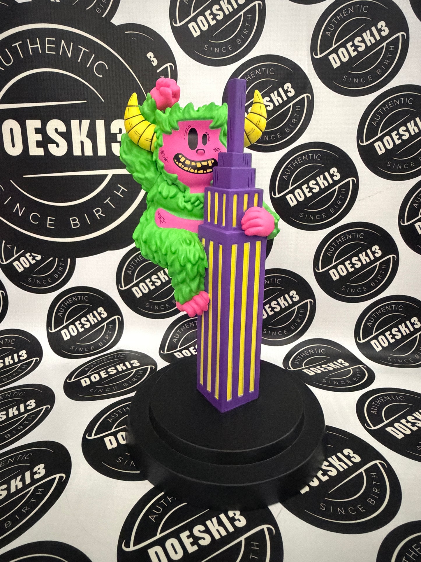 NYCC Mischief Toys Night of Mischief King Kong Gastley LE 100