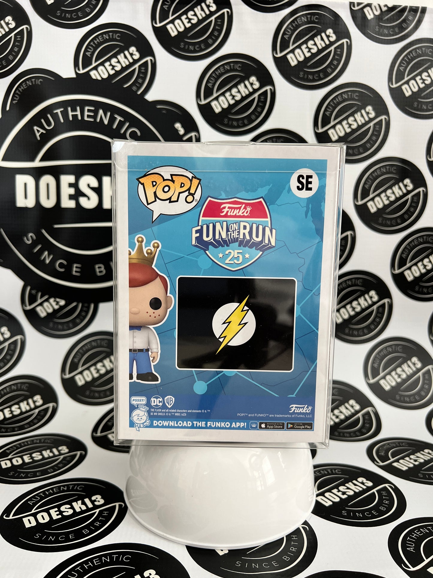 Funko Pop! Freddy Funko as The Flash. Fun on the Run Funko Exclusive W/Protector
