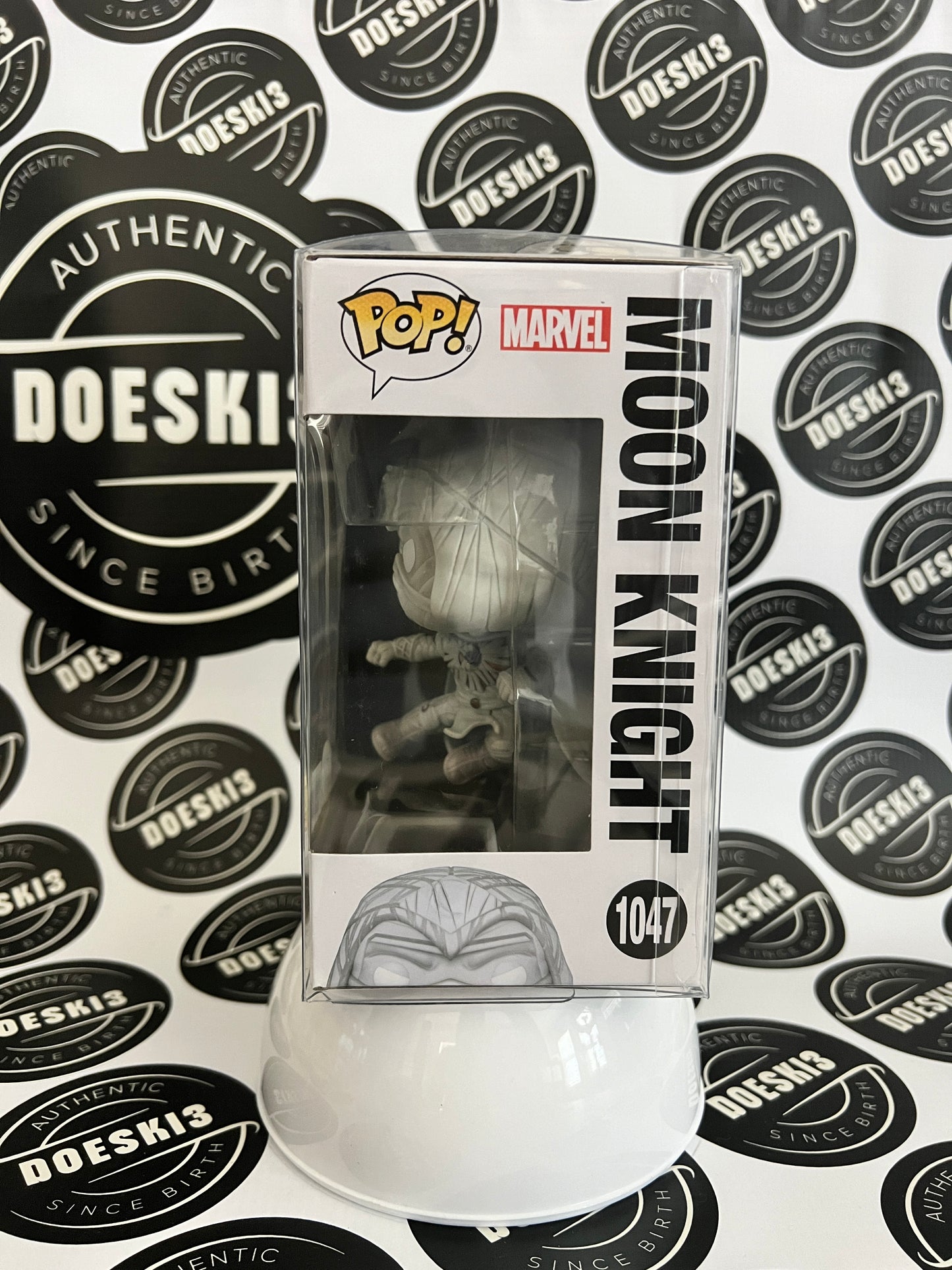 Funko POP! Marvel Moon Knight #1047 Moon Knight Jumping (GITD Hot Topic Exclusive)W/Protector