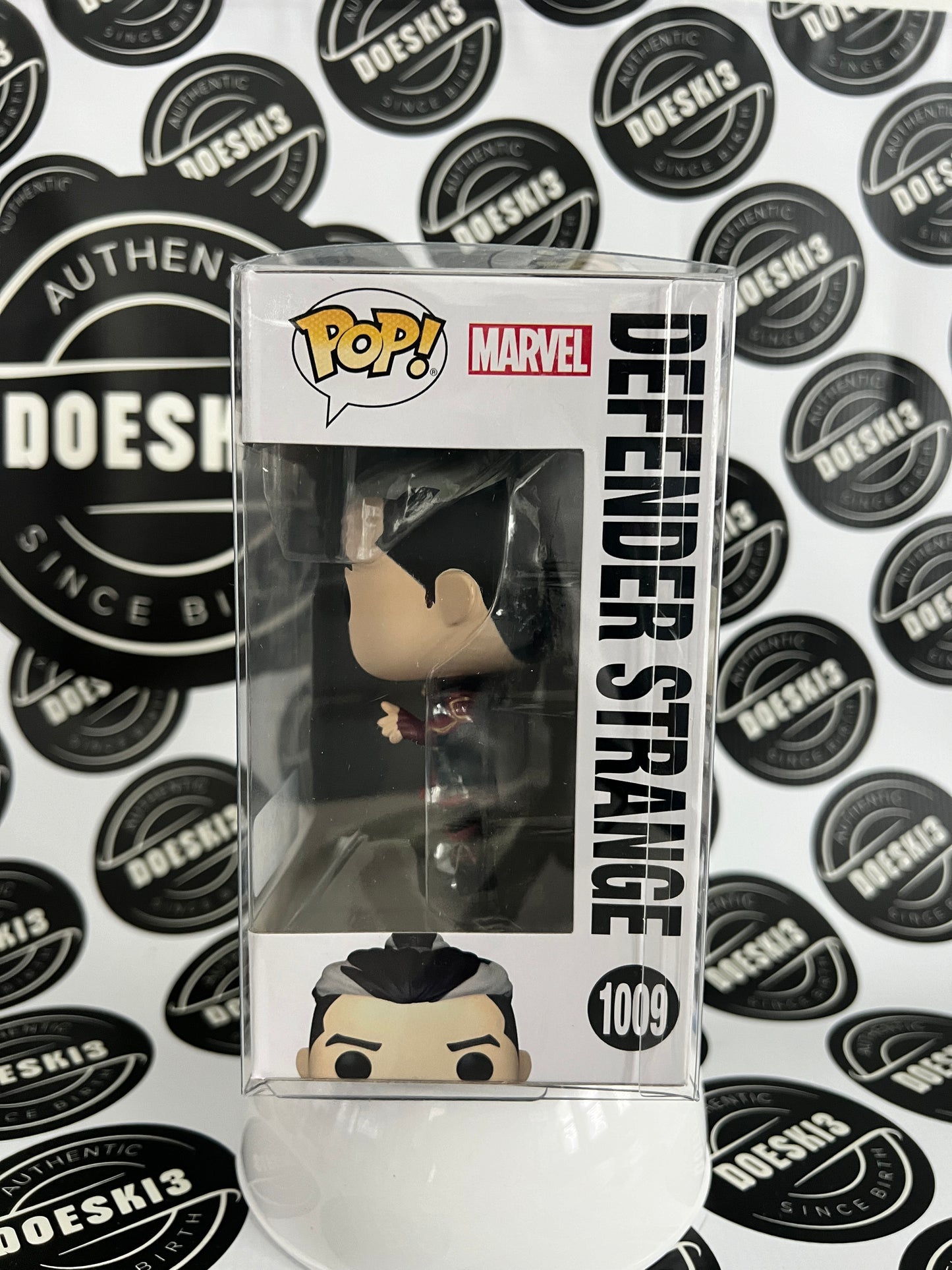 Funko Pop Multiverse of Madness : Defender Strange #1009 Walmart   Exclusive W/Protector