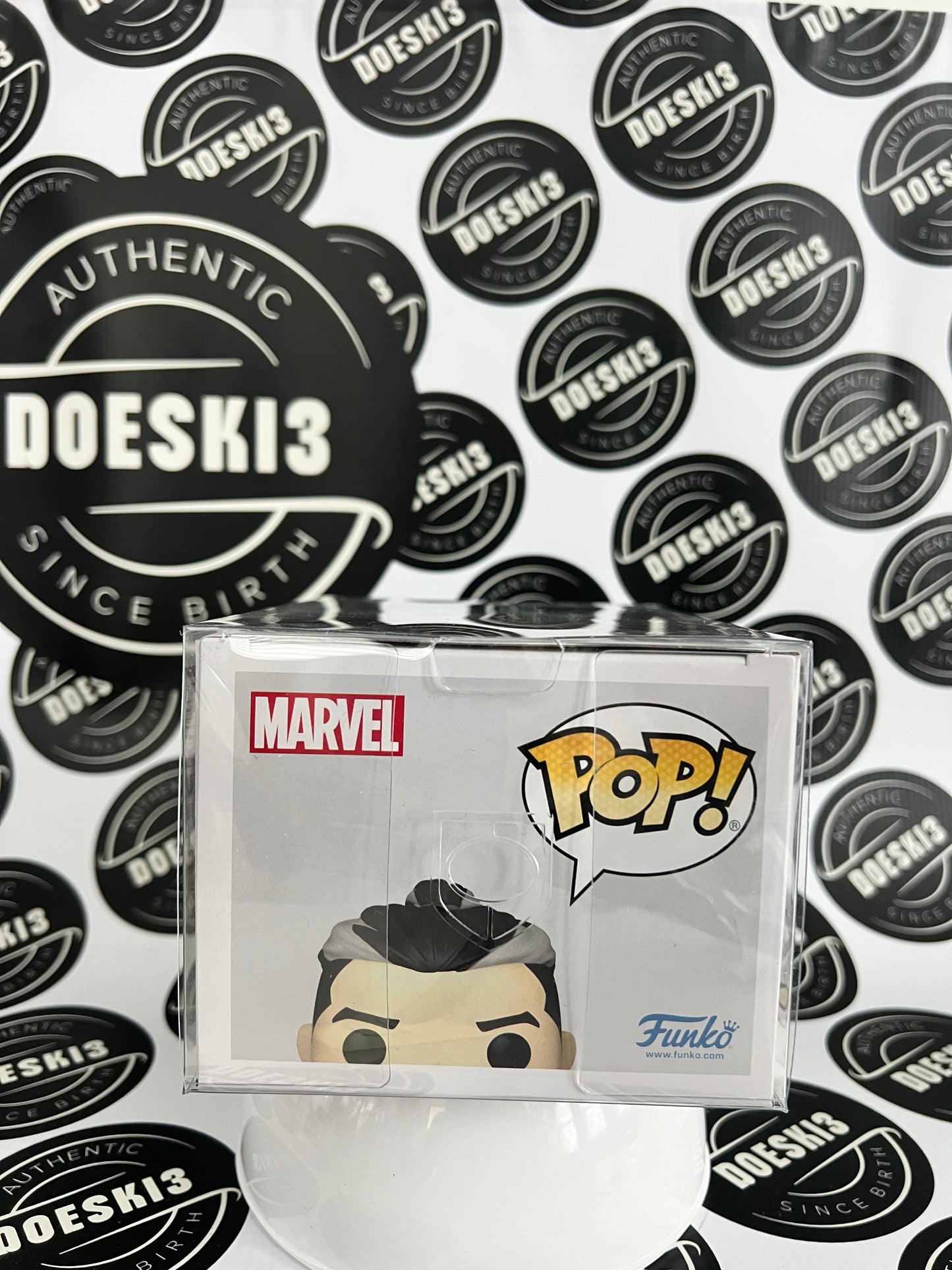 Funko Pop Multiverse of Madness : Defender Strange #1009 Walmart   Exclusive W/Protector