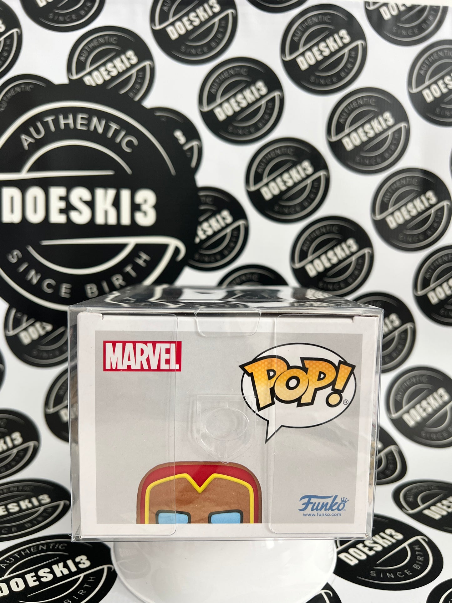 Funko Pop! Marvel: Gingerbread Iron Man #934 W/Protector