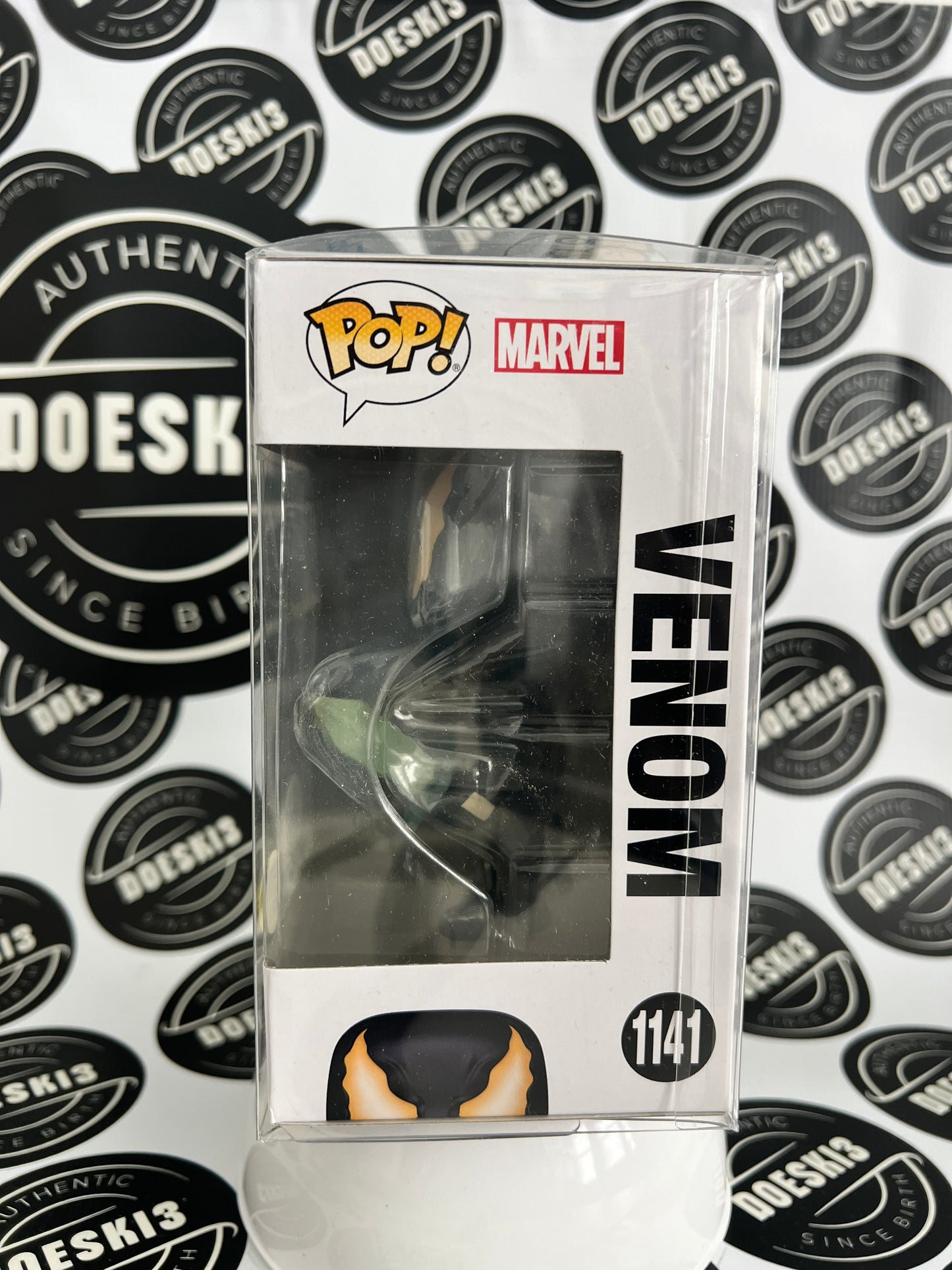 Funko Pop Marvel Venom #1141 Glow GITD Funko Shop Exclusive W/Protector