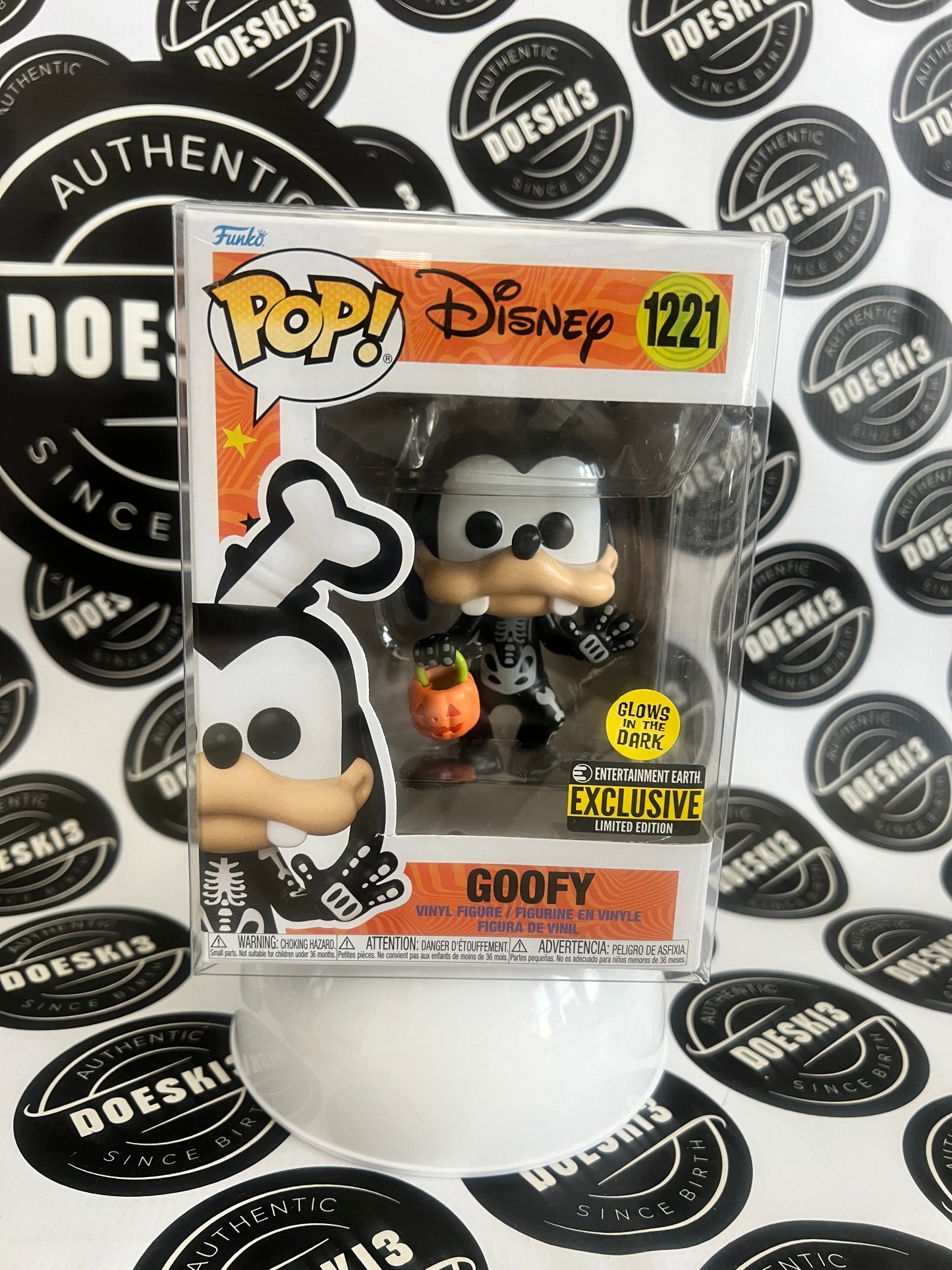 Funko Pop! Disney Goofy #1221 GITD Entertainment Earth Exclusive W/Protector