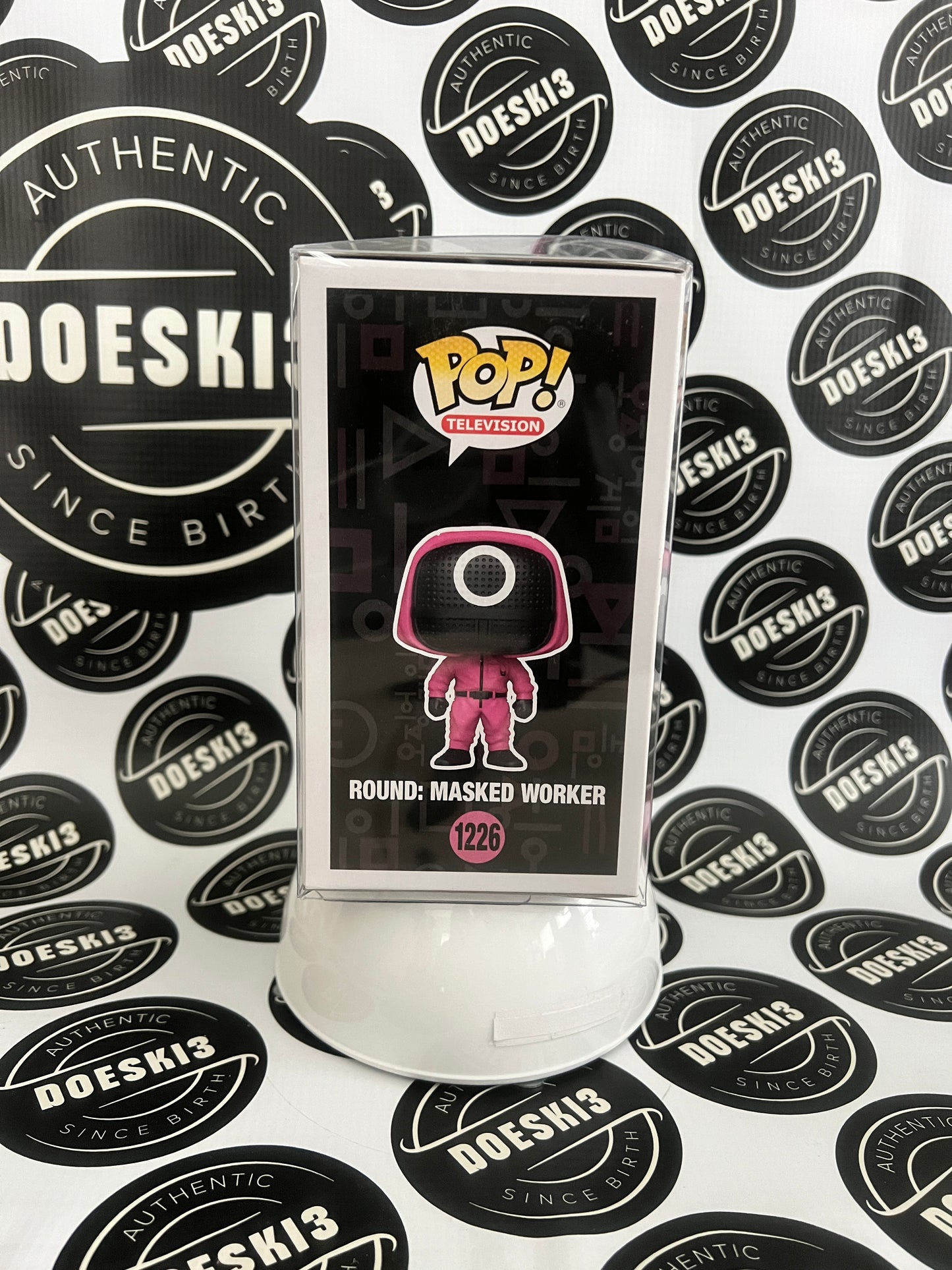 Funko Pop! Television Squid Game #1226 Masked Worker W/Protector