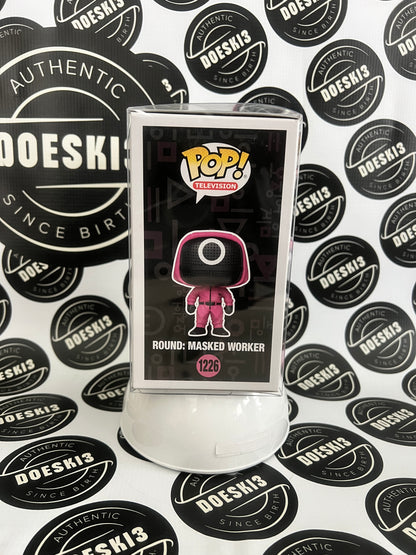 Funko Pop! Television Squid Game #1226 Masked Worker W/Protector