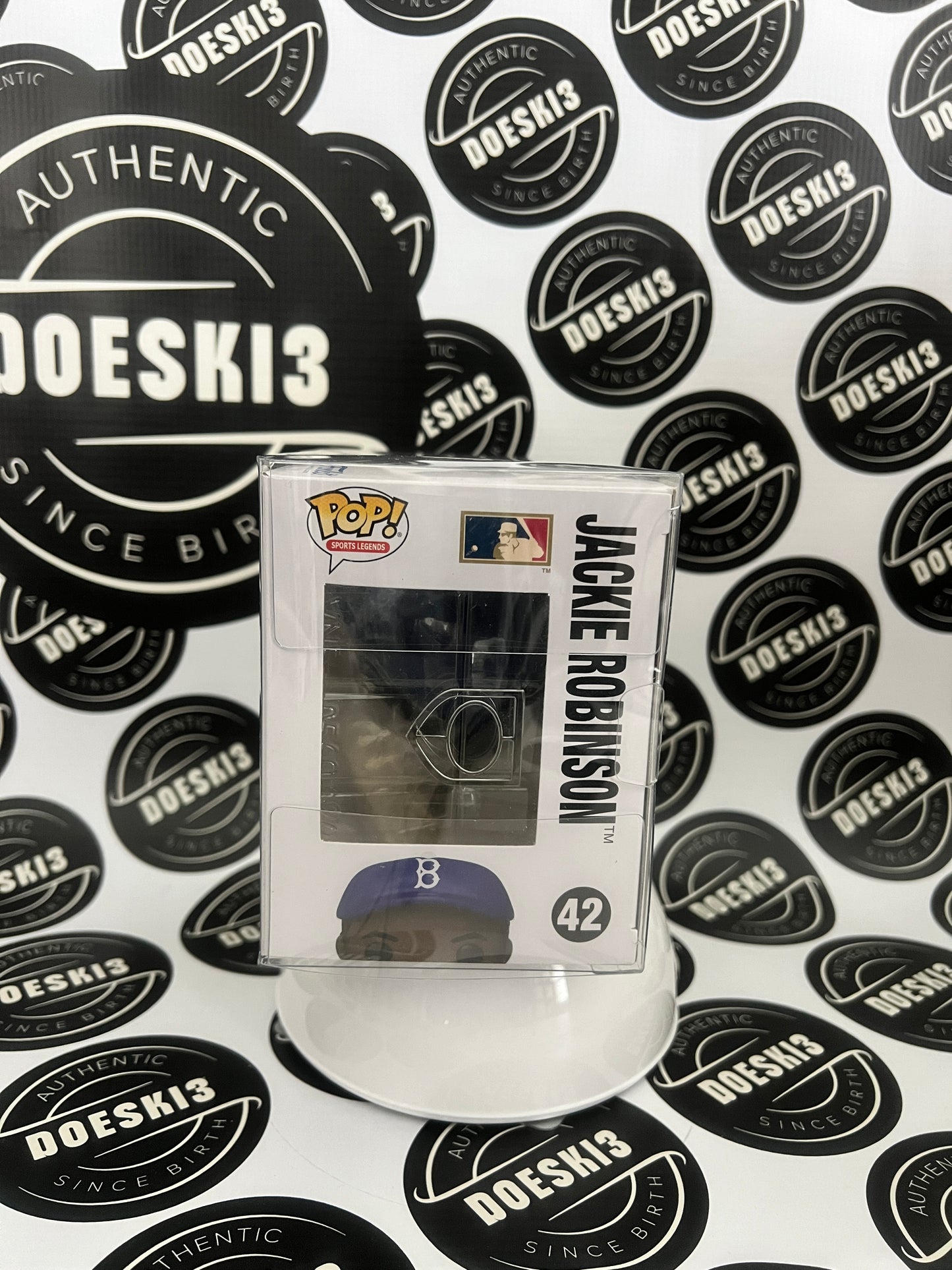 Funko Pop! MLB : Jackie Robinson #42 Walmart Exclusive W/Protector