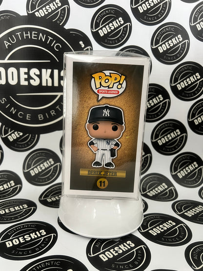 Funko Pop! New York Yankees #11 Derek Jeter - Funko Exclusive W/Protector