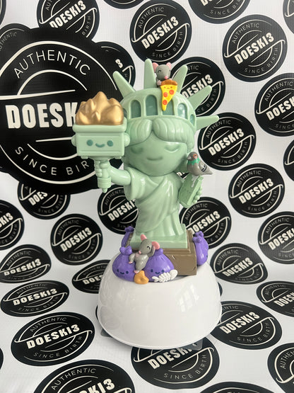 NYCC 2024 EXCLUSIVE 100% SOFT EXCLUSIVE - DUMPSTER FIRE OF LIBERTY