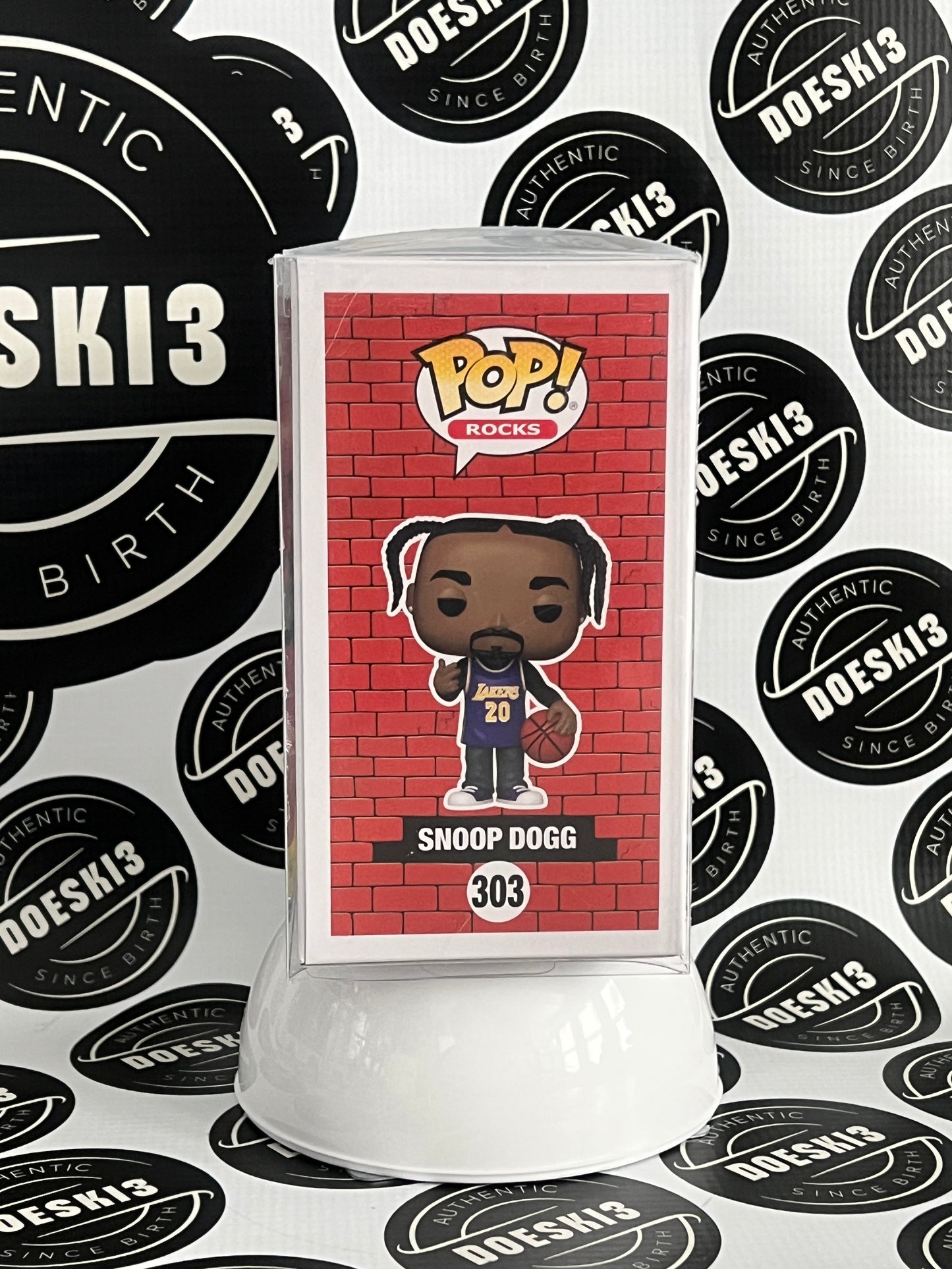 Funko Pop! Snoop Dogg Lakers Purple #303 LE 15K Tha Dogg House Exclusive W/Protector