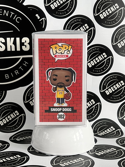 Funko Pop! Snoop Dogg Lakers Yellow #302 LE 5K Tha Dogg House Exclusive W/Protector