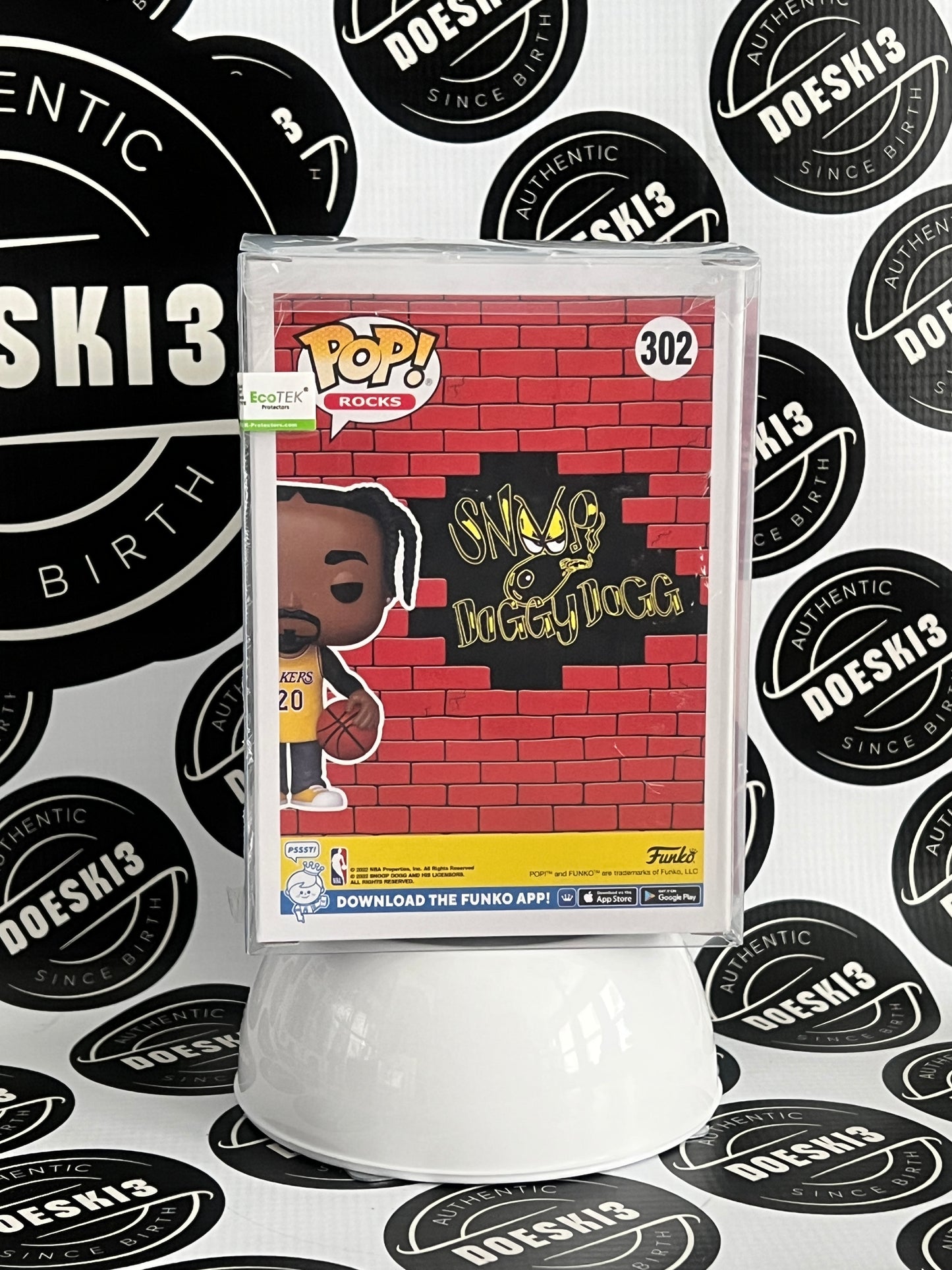 Funko Pop! Snoop Dogg Lakers Yellow #302 LE 5K Tha Dogg House Exclusive W/Protector