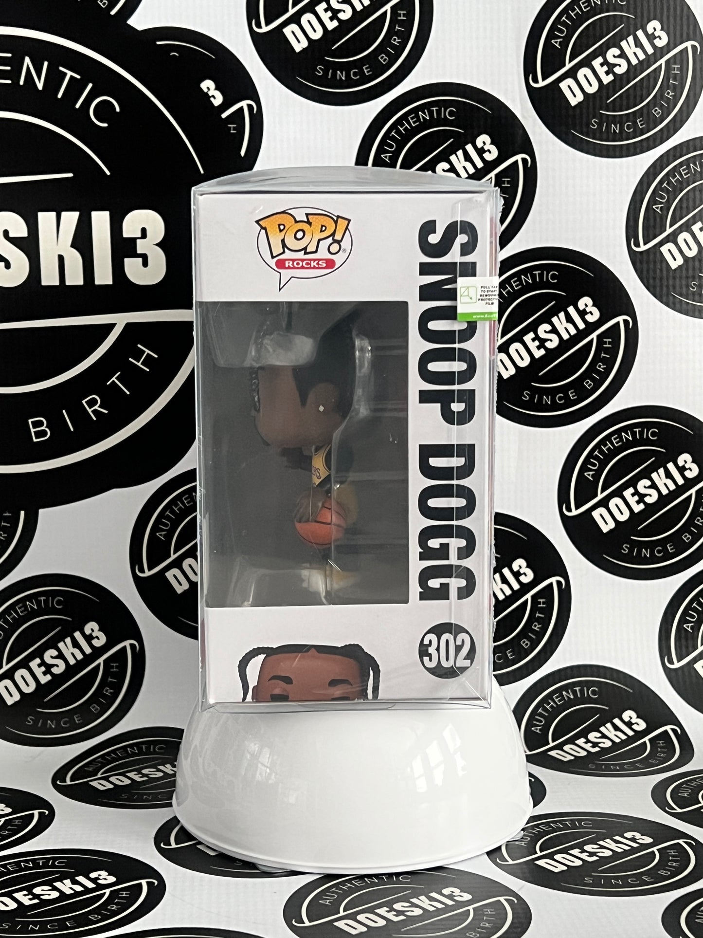 Funko Pop! Snoop Dogg Lakers Yellow #302 LE 5K Tha Dogg House Exclusive W/Protector