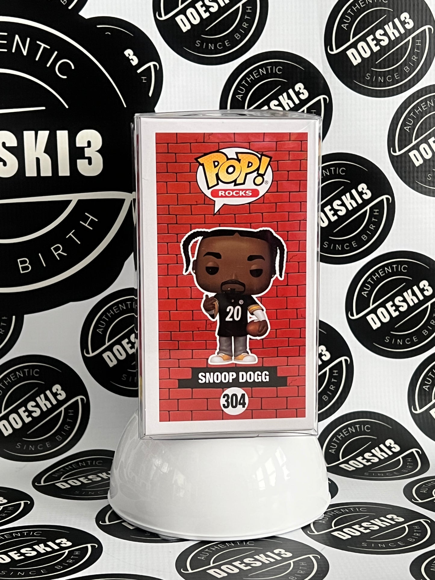 Funko Pop! Snoop Dogg Black Steelers #304 LE 15K Tha Dogg House Exclusive W/Protector