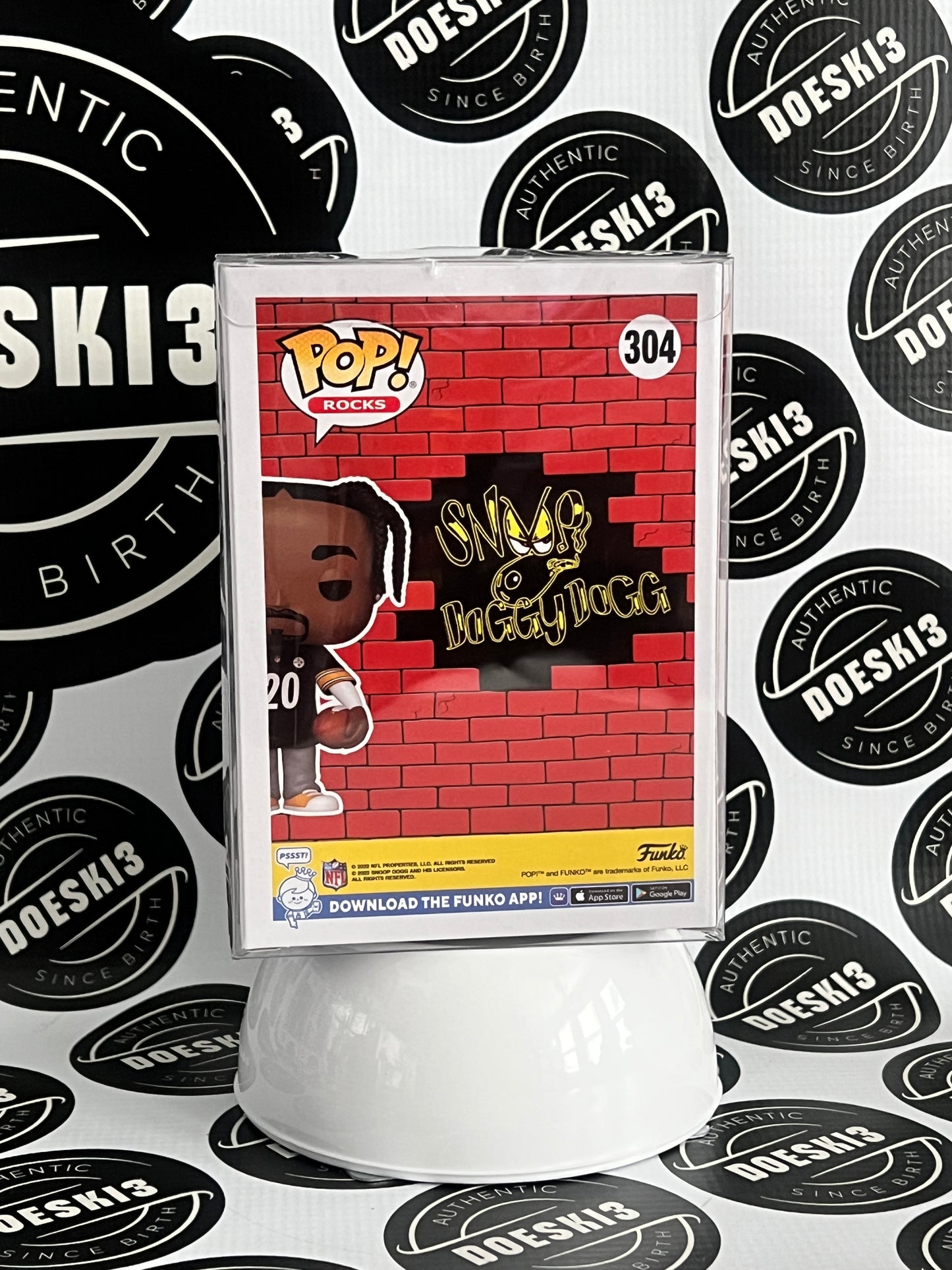 Funko Pop! Snoop Dogg Black Steelers #304 LE 15K Tha Dogg House Exclusive W/Protector