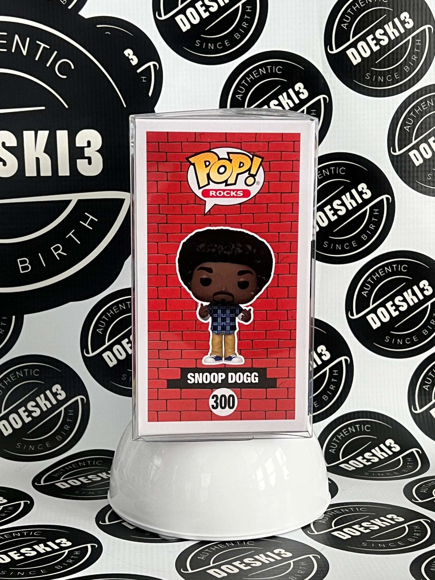 Funko Pop! Rocks Snoop Dogg #300 W/Protector