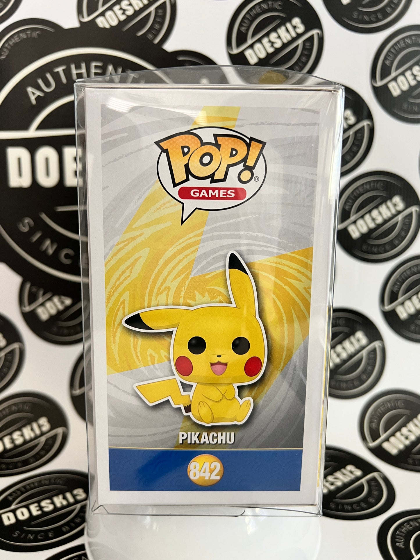 Funko Pop! Pikachu #842 Diamond Collection 2021 Convention Exclusive W/Protector