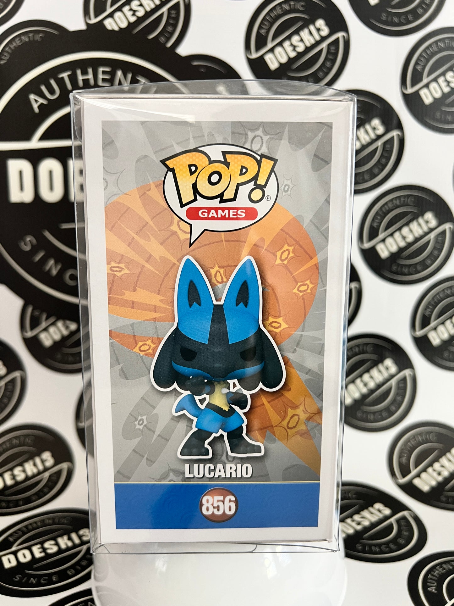 Funko Pop! Games Pokémon Lucario #856 W/Protector