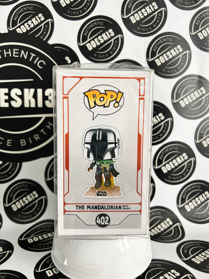 Funko Pop! Star Wars - The Mandalorian with Grogu & Pin #402 Amazon Exclusive  W/Protector